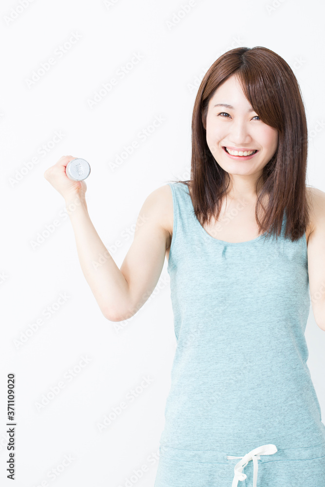 筋トレする女性 筋トレする女性