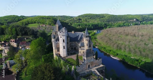 Wallpaper Mural France, Village of Beynac et Cazenac, Labelled Most beautiful villages of France. the medieval Castle above the Dordogne Valley Torontodigital.ca