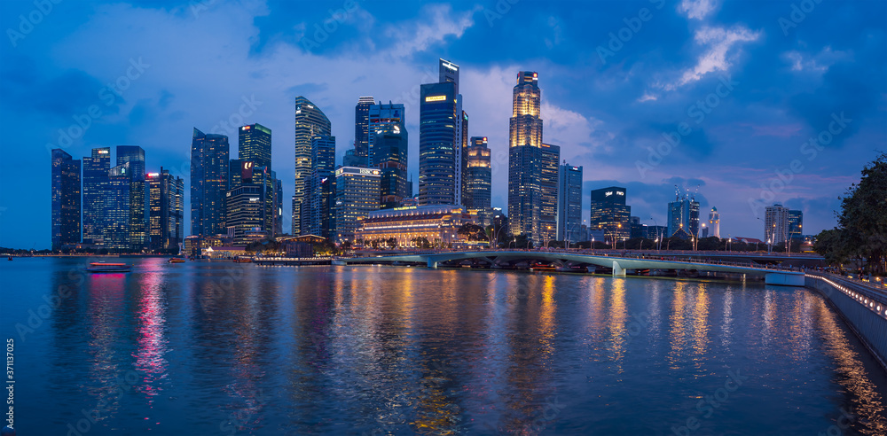 Fototapeta premium View at Singapore City Skyline