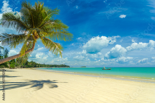 Fototapeta Naklejka Na Ścianę i Meble -  Amazing tropical beach landscape