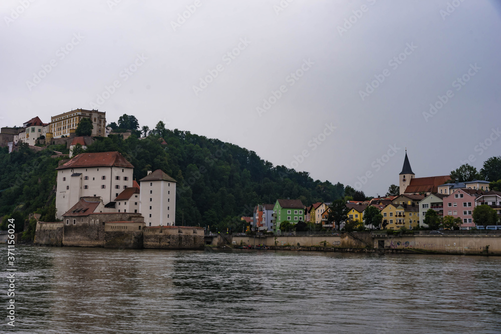 Passau - Blick auf Burg Veste und Ilzstadt