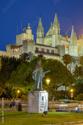 Monumento a Ramon Llull, paseo Sagrera, Palma, Mallorca, balearic islands, Spain photo