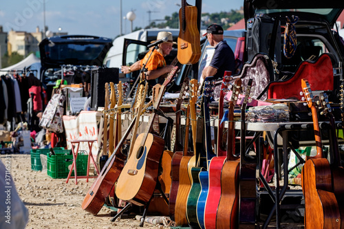 guitarras, Mercado de antigüedades y de segunda mano de Son Bugadelles, Calvià, Mallorca, balearic islands, Spain