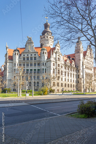 Obraz na płótnie Neues Rathaus in Leipzig im Frühling w salonie