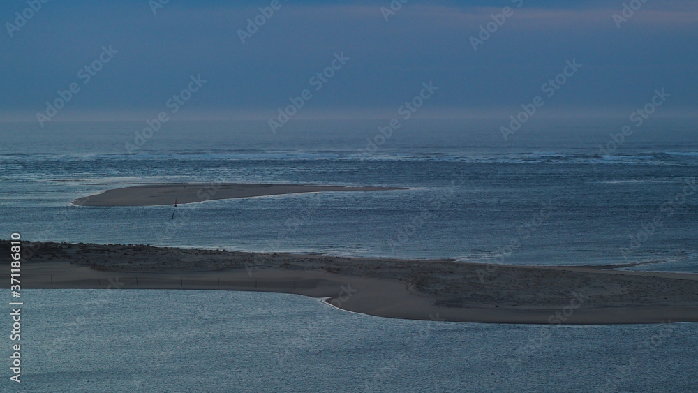 Horizon bleu sur l'océan atlantique, juste après le coucher du soleil