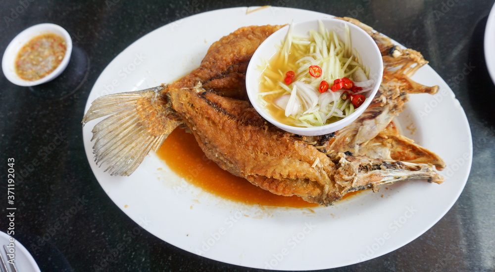 Snapper topped with sauce, Ingredients of Fish fried with Chili Sweet Sauce Snapper topped with sauce, Ingredients of Fish fried with Chili Sweet Sauce