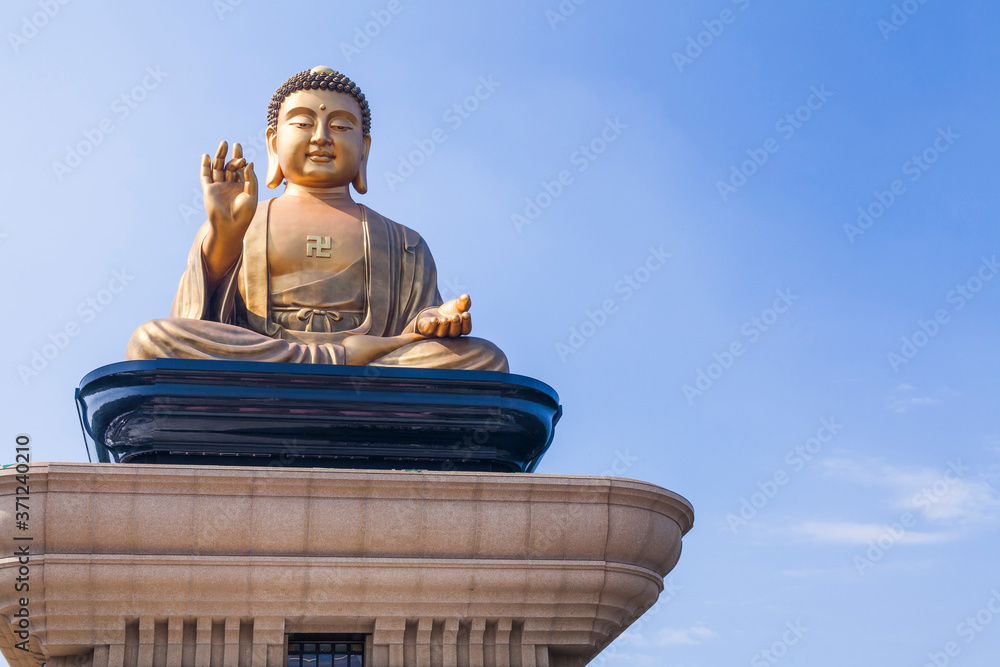 Fototapeta premium The giant Buddha statue at Fo Guang Shan in Kaohsiung, Taiwan. 