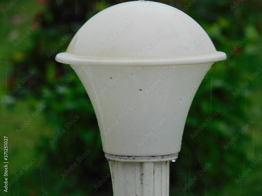 Park light situated in the garden park