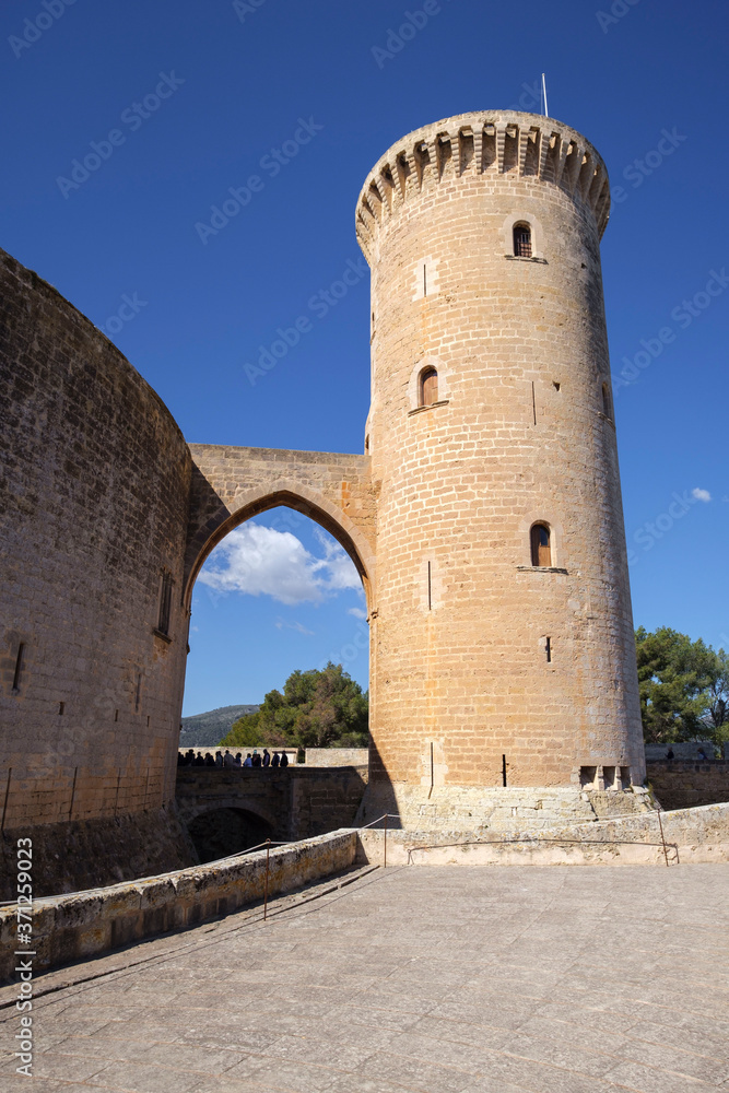 Torre del Homenaje, castillo de Bellver, siglo XIV, estilo gótico, Mallorca, balearic islands, Spain