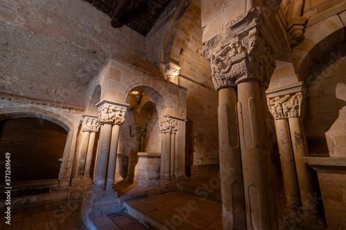 Interior de la iglesia, Monasterio de San Juan de Duero, arquitectura románica castellana, siglo XII , Soria, Comunidad Autónoma de Castilla, Spain, Europe