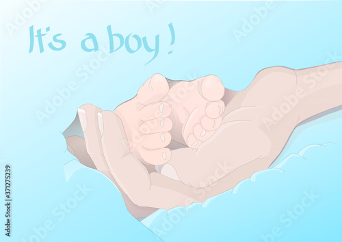 Maleńkie nóżki noworodka w ręce dorosłej kobiety otulone miękkim kocykiem - niebieskie kolory - napis usuwalny
