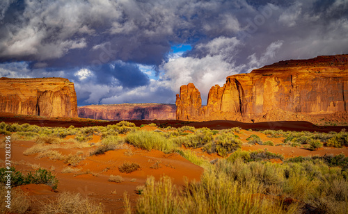 Monument Valley Mesa © Scott Bufkin