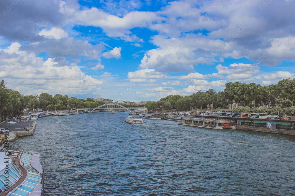 Naklejka premium embankment along the Seine river, panoramic view of Paris