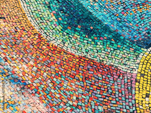 Fotótapéta Detail of beautiful old collapsing abstract ceramic mosaic adorned building