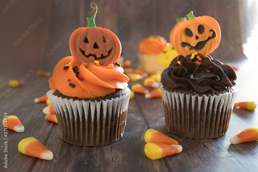 Halloween Cupcake with Pumpkins Halloween Cupcake with Pumpkins