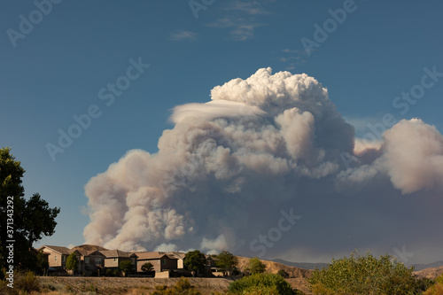 Wallpaper Mural Californian seasonal fire with high smoke cloud in suburban neighborhood Torontodigital.ca