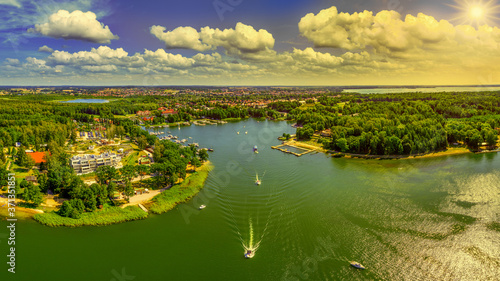 Fototapeta Naklejka Na Ścianę i Meble -  Giżycko-miasto na Mazurach w północno-wschodniej Polsce	