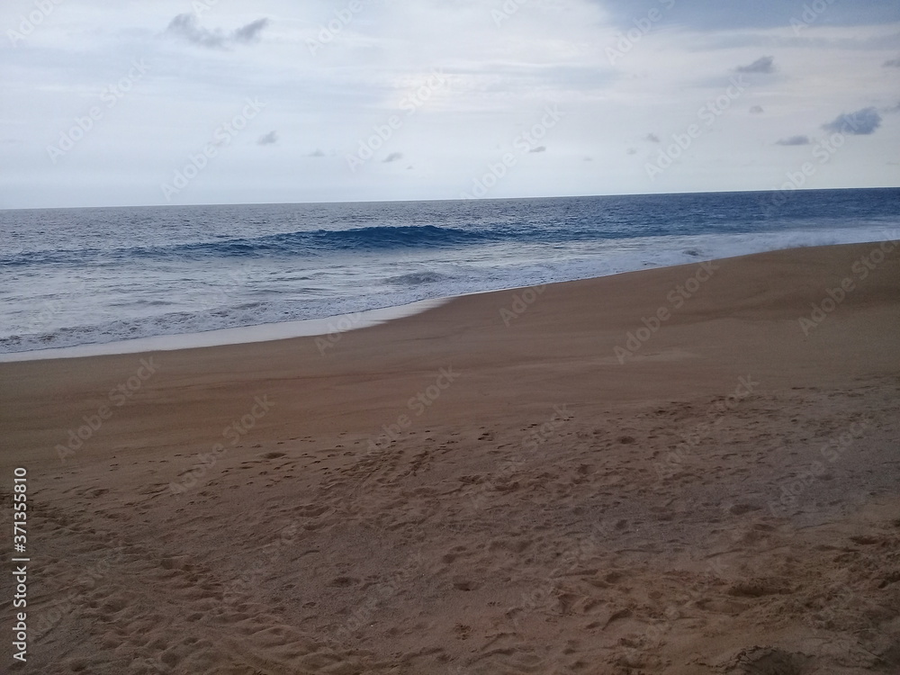 Colola, playa con mar abierto, Michoacán, México