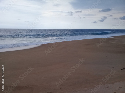 Colola  playa con mar abierto  Michoac  n  M  xico
