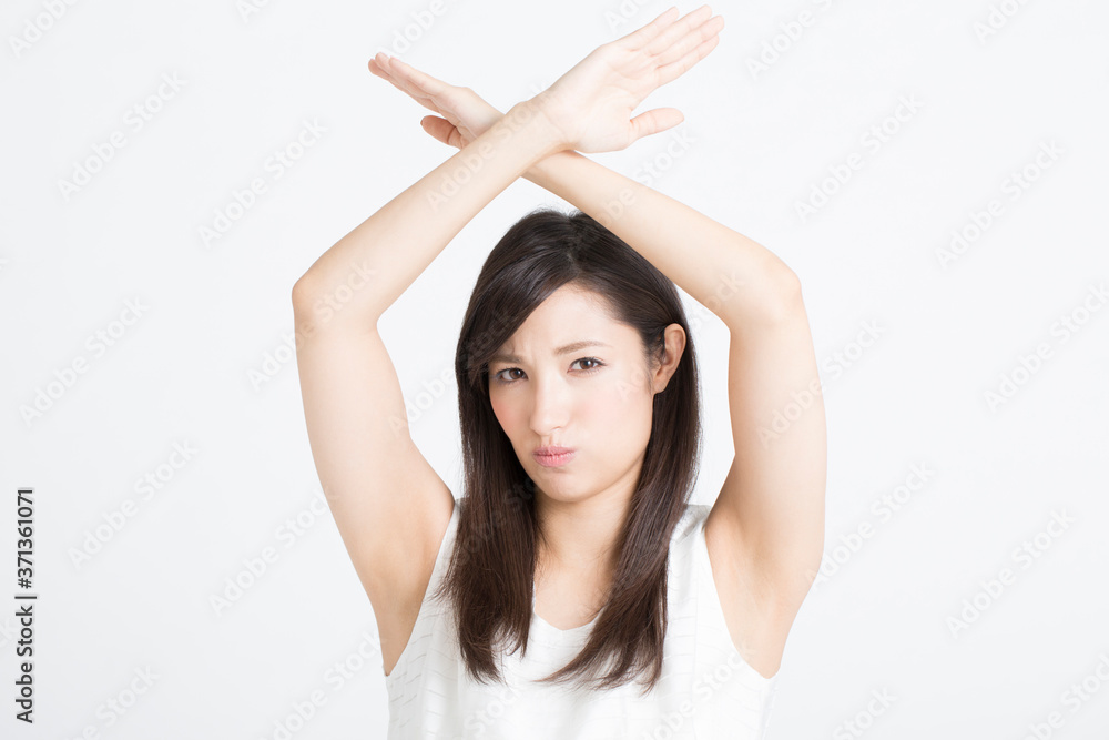 バツマークポーズ