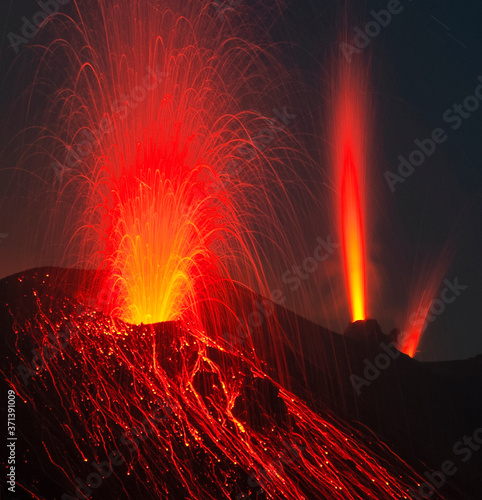 Stromboli Aktivität mehrerer Krater