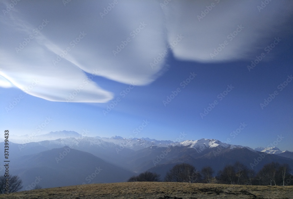 Obraz premium clouds in the mountains