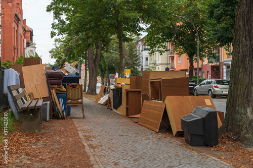 Obraz na płótnie Sperrmüll von einer Haushaltsauflösung w salonie