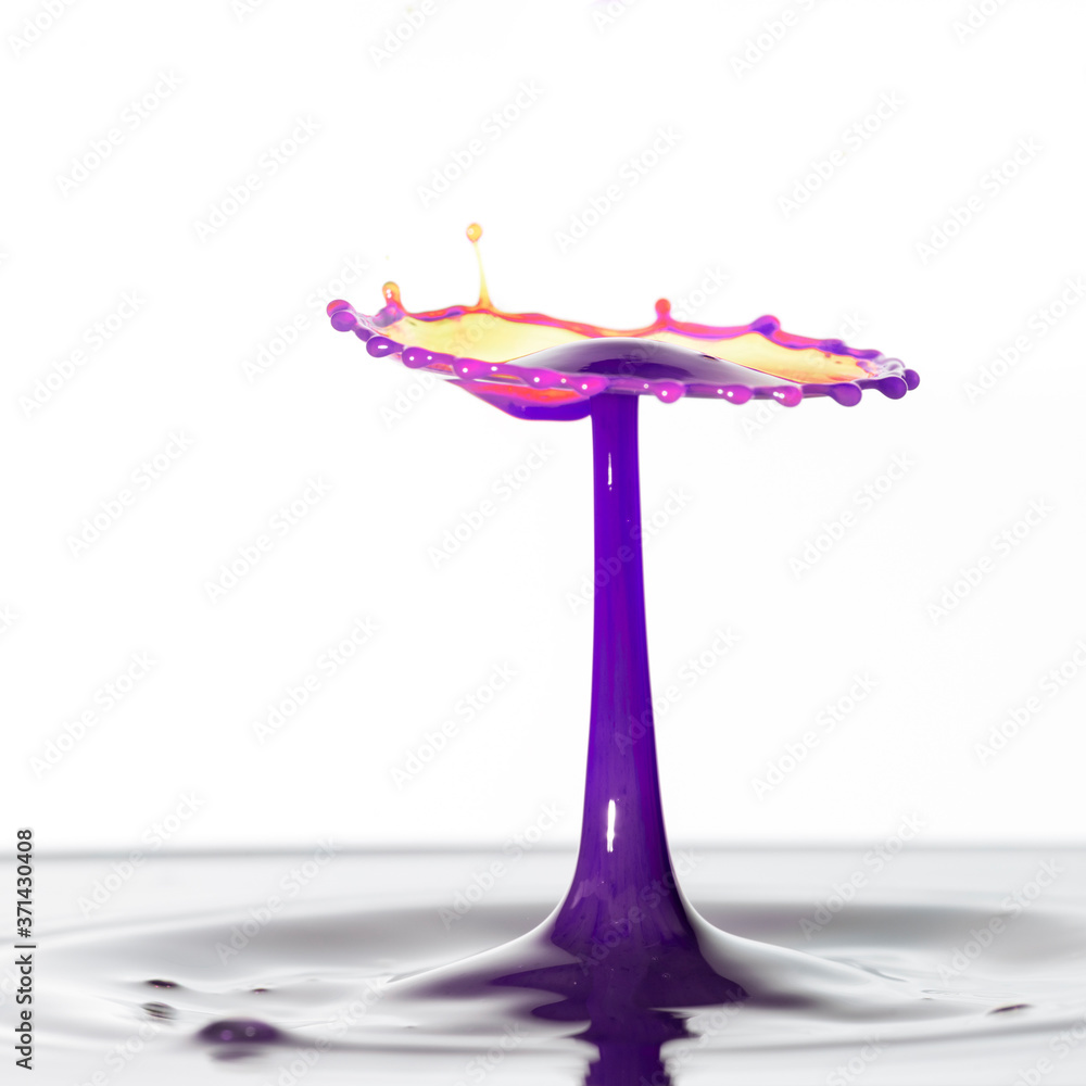 Beautiful abstract unique water drop splash photography images with vibrant colorful water collisions captured using high speed flash technique Beautiful abstract unique water drop splash photography images with vibrant colorful water collisions captured using high speed flash technique