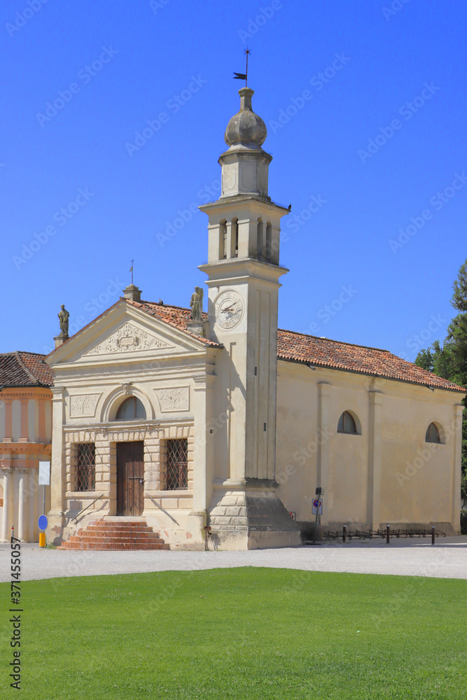 Vecchia chiesa a Badoere in Italia, Old church in Badoere village in Italy