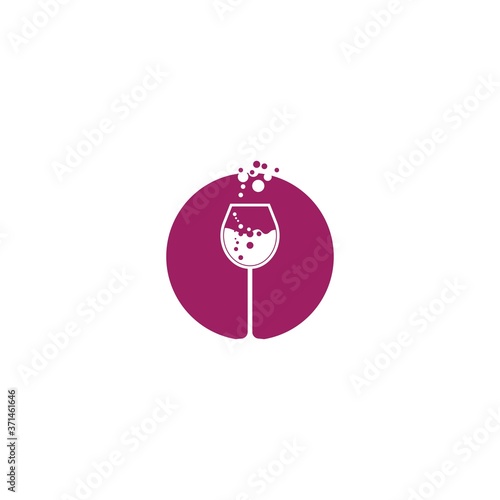 Wine Logo Template vector illustrtion