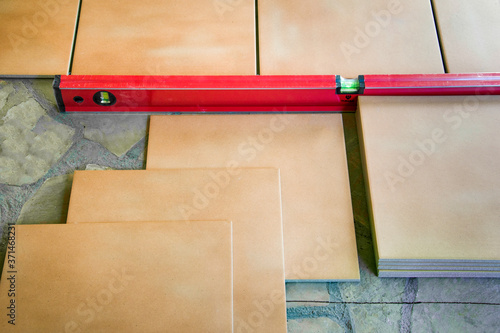 Bild auf Leinwand Baldosas de color marrón para colocar sobre el suelo de una terraza
