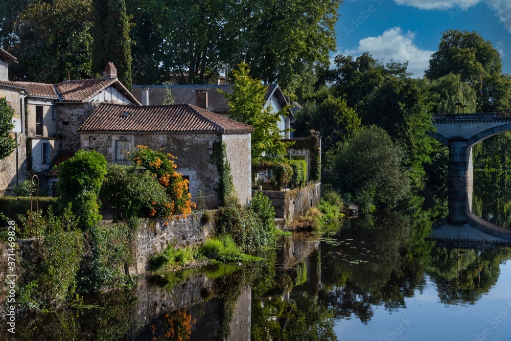 Village de charme au bord de l'eau Village de charme au bord de l'eau