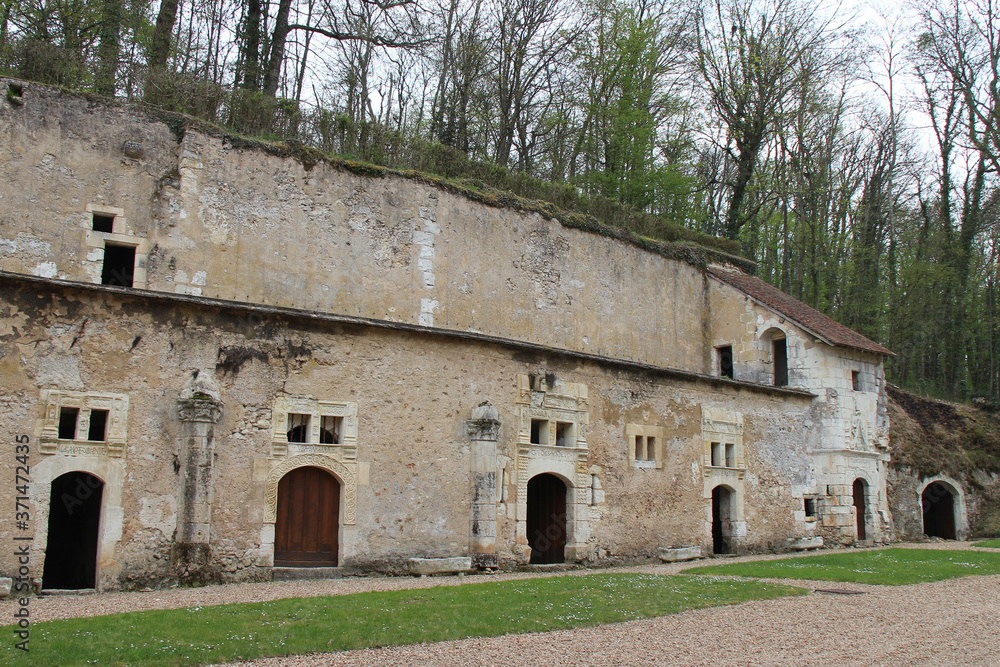 cellars of a medieval and renaissance mansion in couture-sur-loir (france)