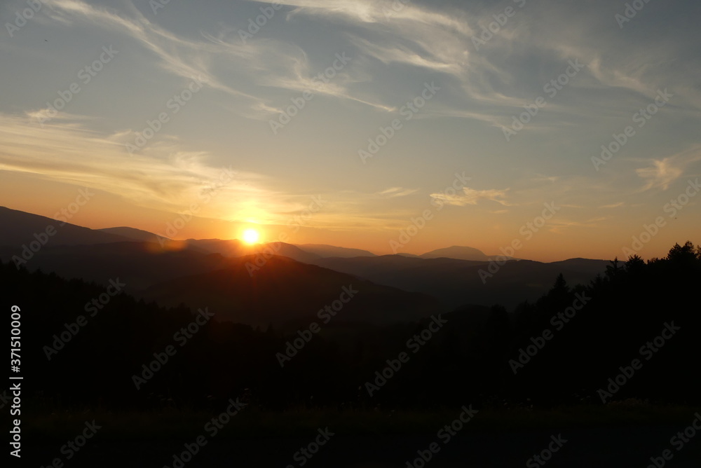 Obraz premium es wird Nacht in den Bergen