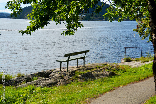 Sitzbank in Drøbak am Oslofjord in Norwegen, Ruheort in Drobak