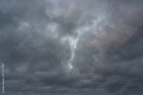 stormy sky with clouds. cielo nublado tormentoso