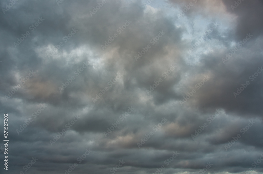 stormy sky with clouds. cielo nublado tormentoso stormy sky with clouds. cielo nublado tormentoso