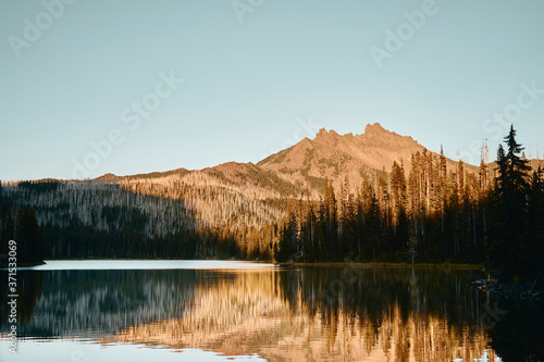 Fototapeta Naklejka Na Ścianę i Meble -  Lake and Mountain Reflection