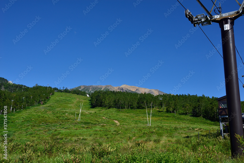 Fototapeta premium 御嶽山 夏のスキー場