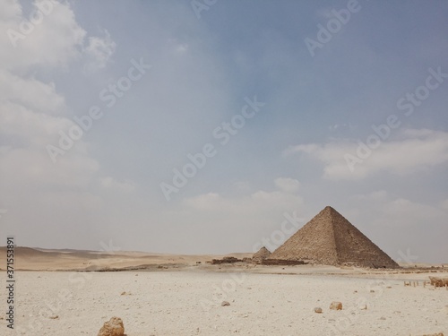 pyramids of giza