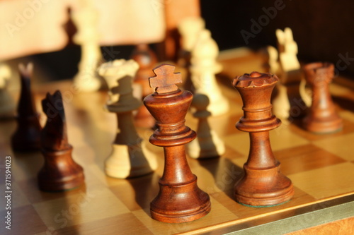 Il re e la regina negli scacchi - gioco di società