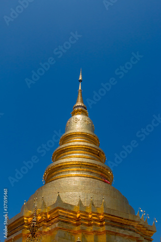 Obraz na płótnie Wat Phra That Hariphunchai in Lamphun, Thailand w salonie