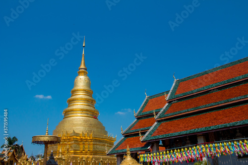 Obraz na płótnie Wat Phra That Hariphunchai in Lamphun, Thailand w salonie