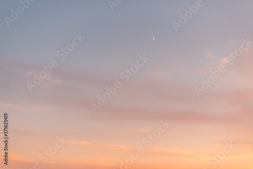 Fototapeta Naklejka Na Ścianę i Meble -  Sunset in the sky