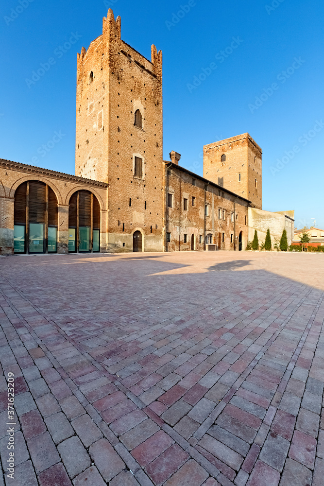 The Salizzole castle is famous for being the home of Donna Verde, mother of the condottiero Cangrande della Scala. Verona province, Veneto, Italy, Europe.