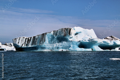 A view of the Jokulsarlon Glacier lagoon in Iceland © Simon Edge