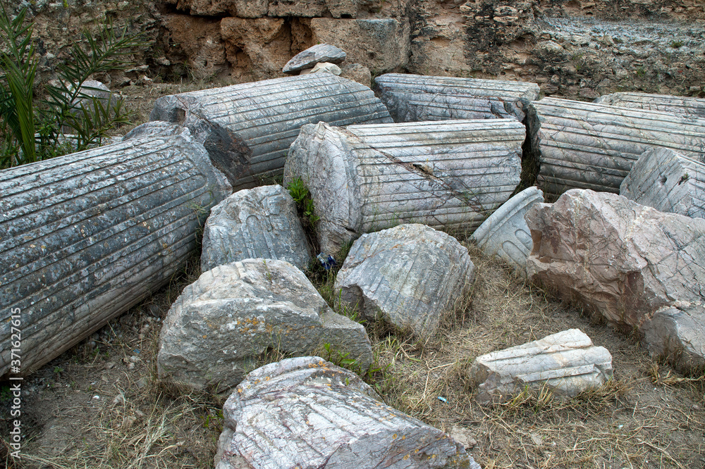 Fototapeta premium Thuburbo Majus Tunisia, abandoned broken columns