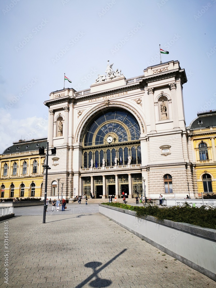 Budapest Keleti Railway Station in the southern lights