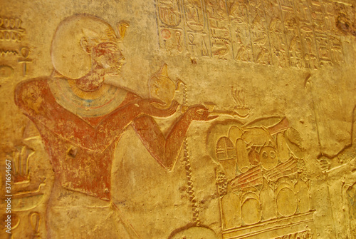 Gravierte Figuren, Isis-Tempel von Philae, Nassersee, Assuan Staudamm, Assuan, Ägypten, Afrika photo