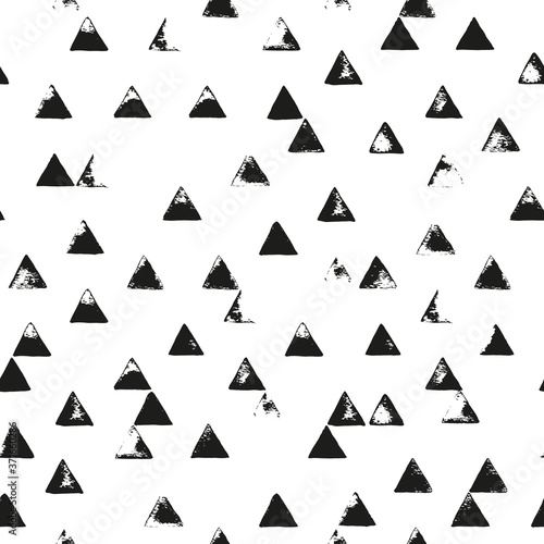 Seamless geometric pattern with grunge triangles